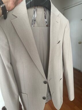 Men's Light Beige Two-Button Blazer - Classic Tailored Sport Coat  size 38 USA